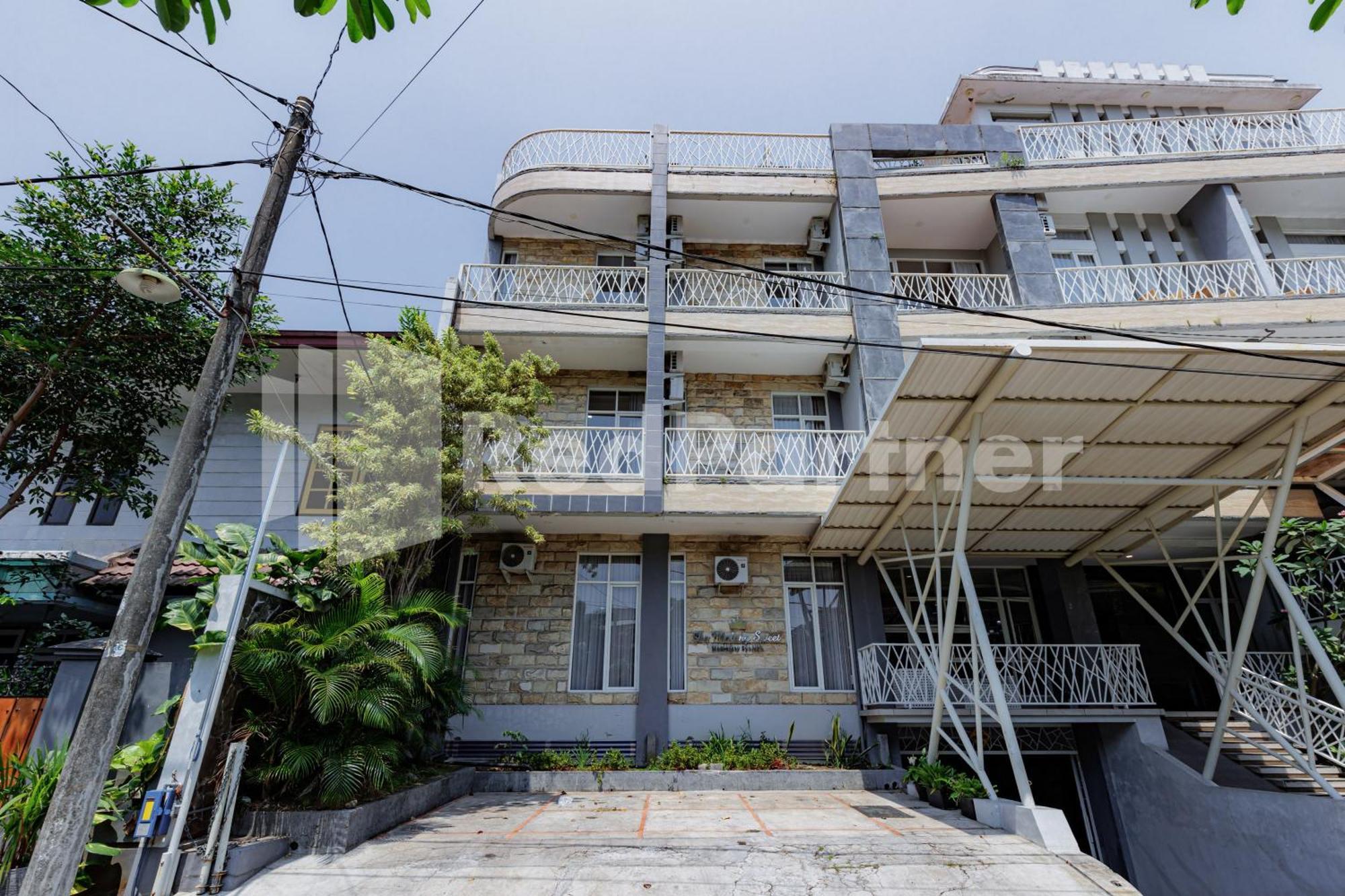 De Malang Sweet Homestay Syariah Mitra Reddoorz ภายนอก รูปภาพ