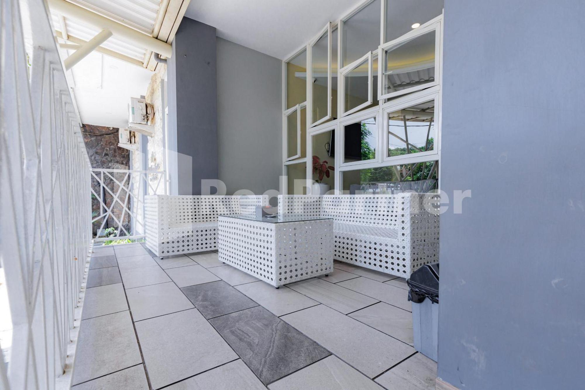 De Malang Sweet Homestay Syariah Mitra Reddoorz ภายนอก รูปภาพ