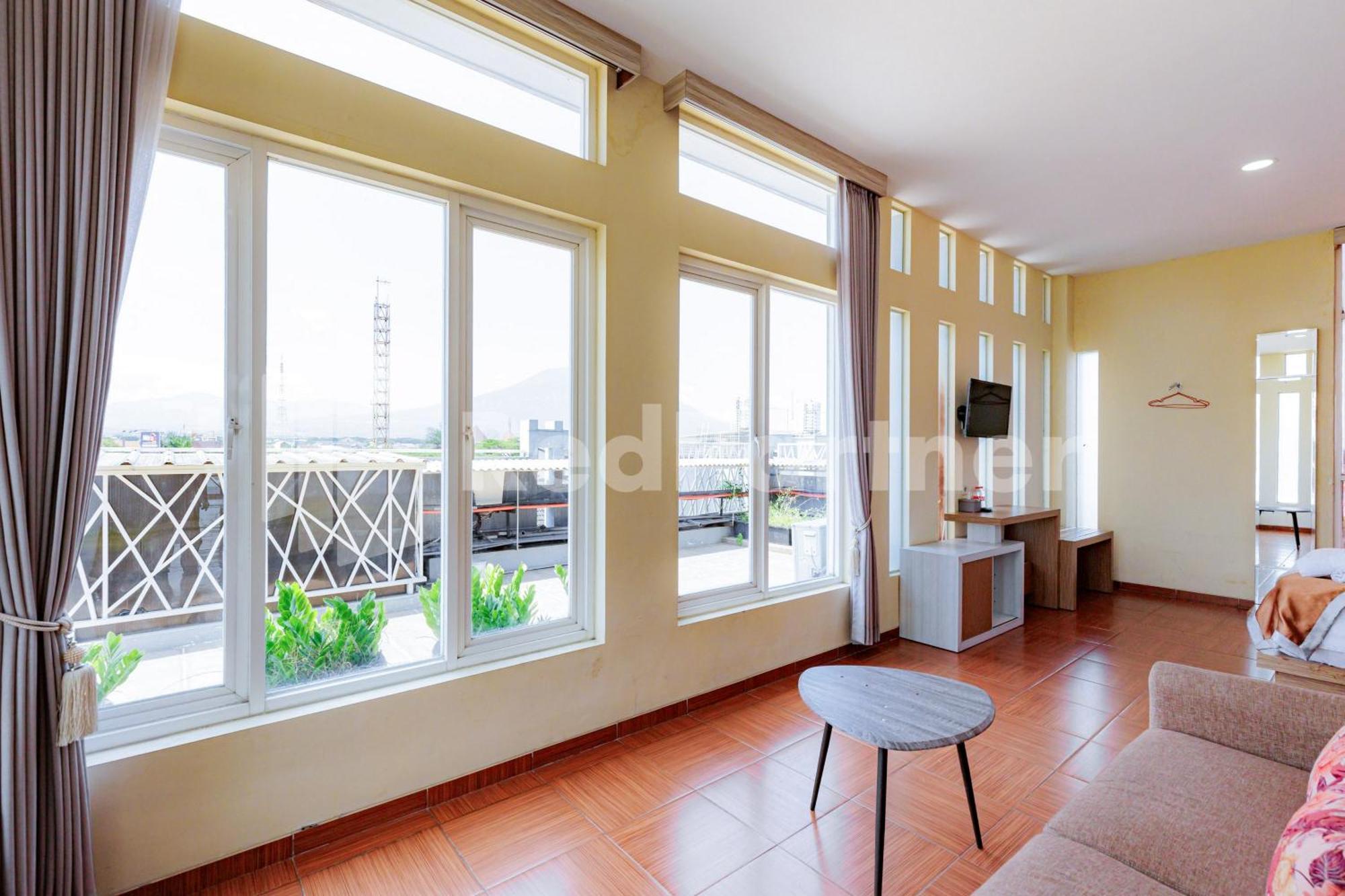 De Malang Sweet Homestay Syariah Mitra Reddoorz ภายนอก รูปภาพ